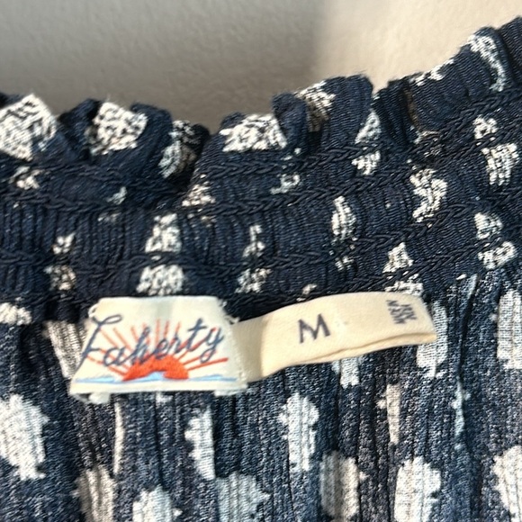Faherty Emery Peasant Blouse Boho Tie Gauzy Size M Ditsy Floral Lotus Pattern - Picture 10 of 15